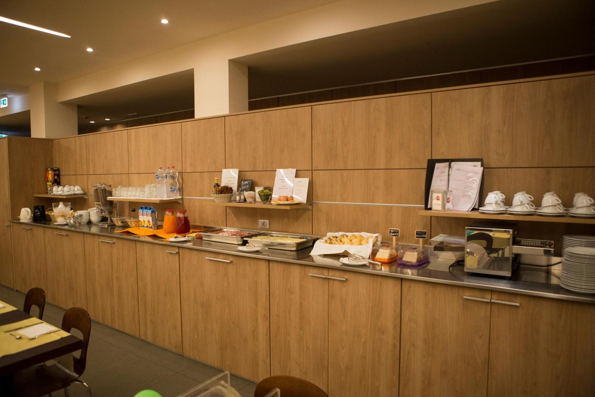 Blu Arena Hotel Montecchio Kültér fotó